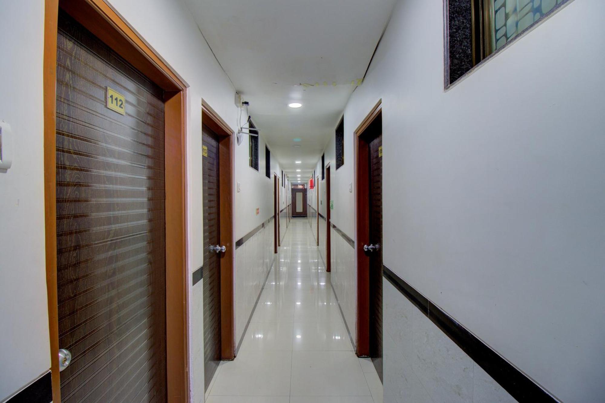 Hotel O Sion Residency Мумбаи Экстерьер фото